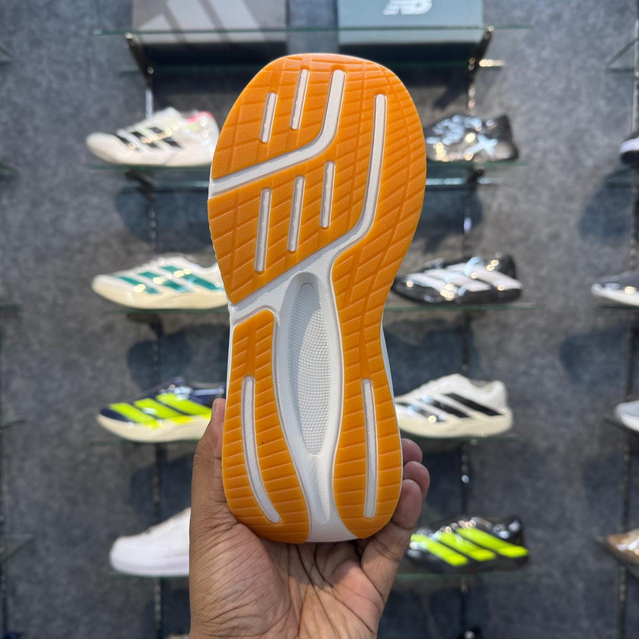 Sketchers ArchFit - Brown White