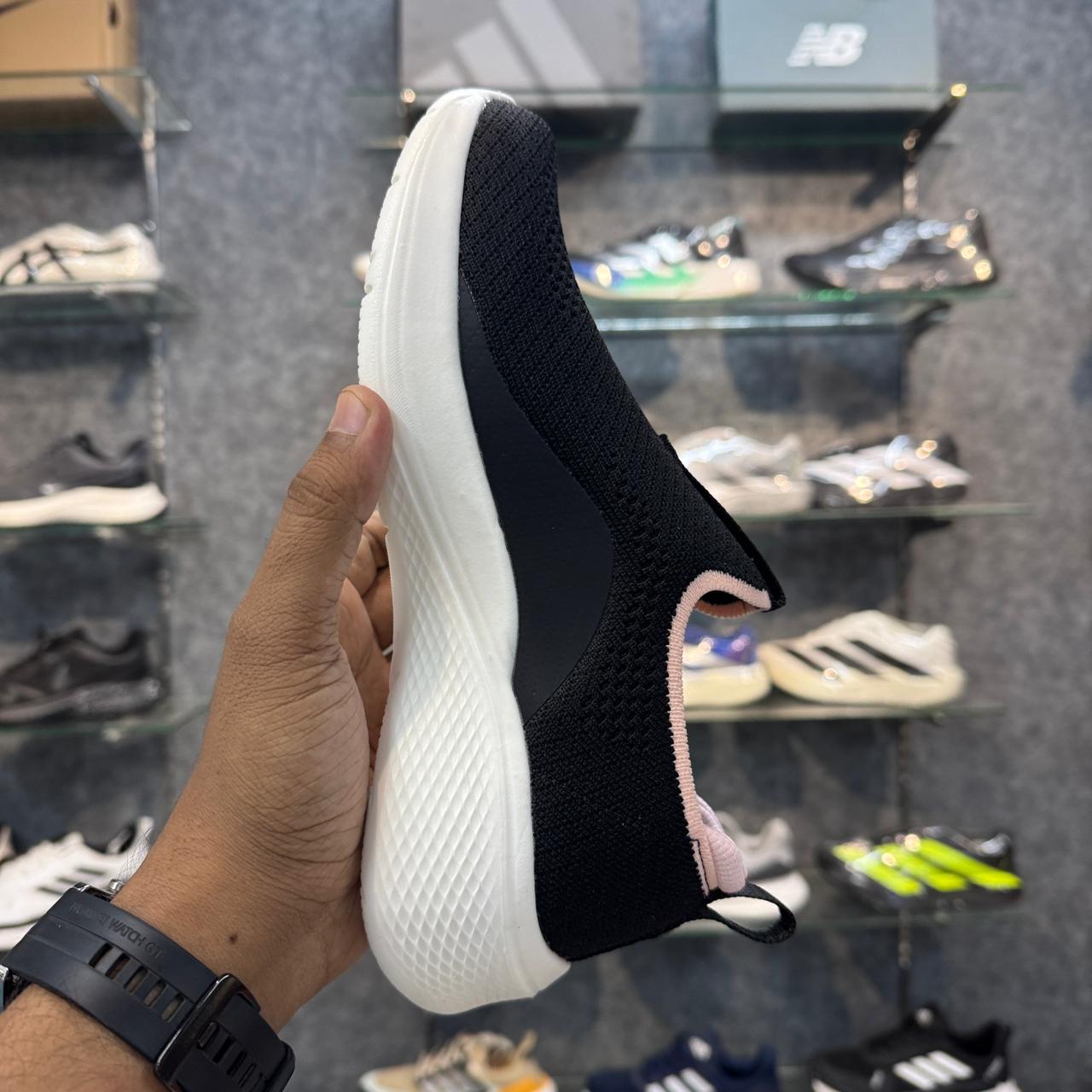 Sketchers GoRun Vapor Foam - Black White Pink