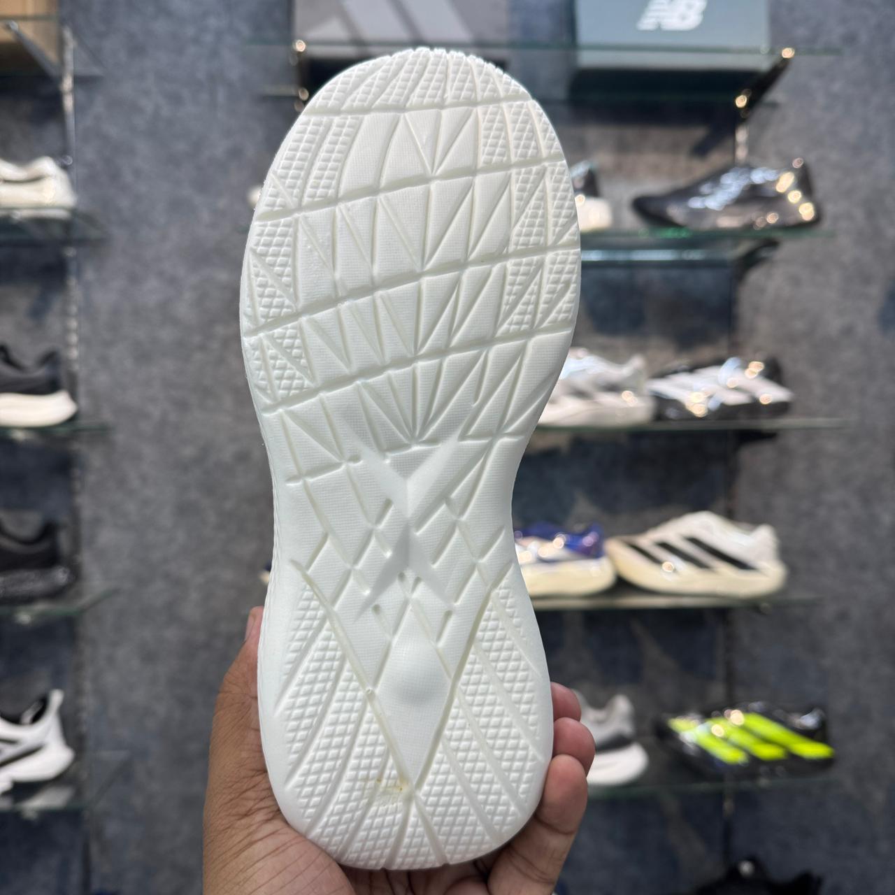 Sketchers GoRun Vapor Foam - Black White Pink