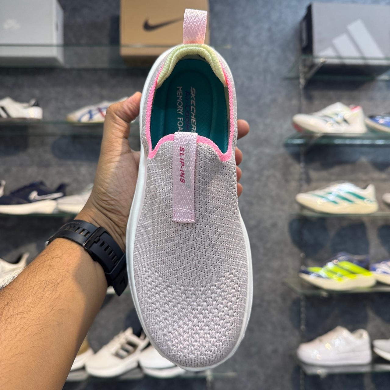 Sketchers GoRun Vapor Foam - LT Pink