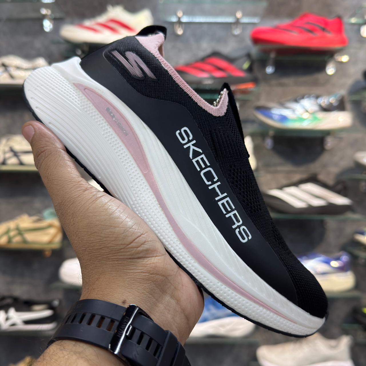 Sketchers Max Cushion 