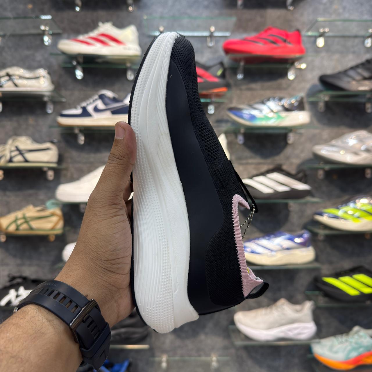 Sketchers Max Cushion 