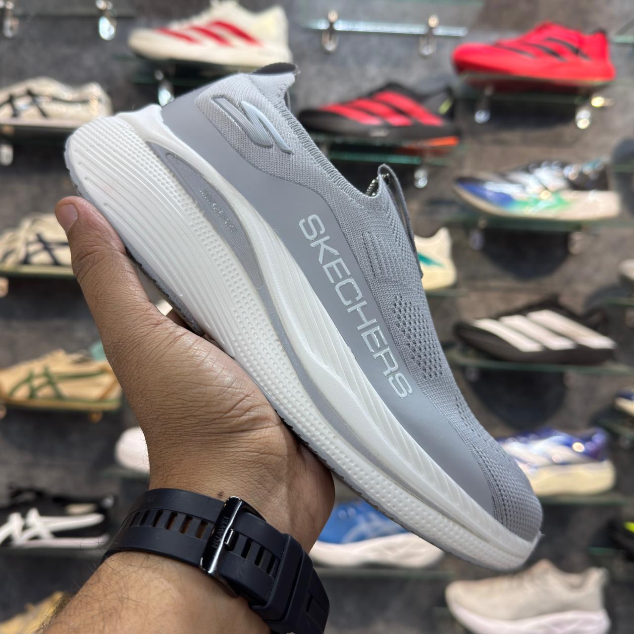 Sketchers Max Cushion 