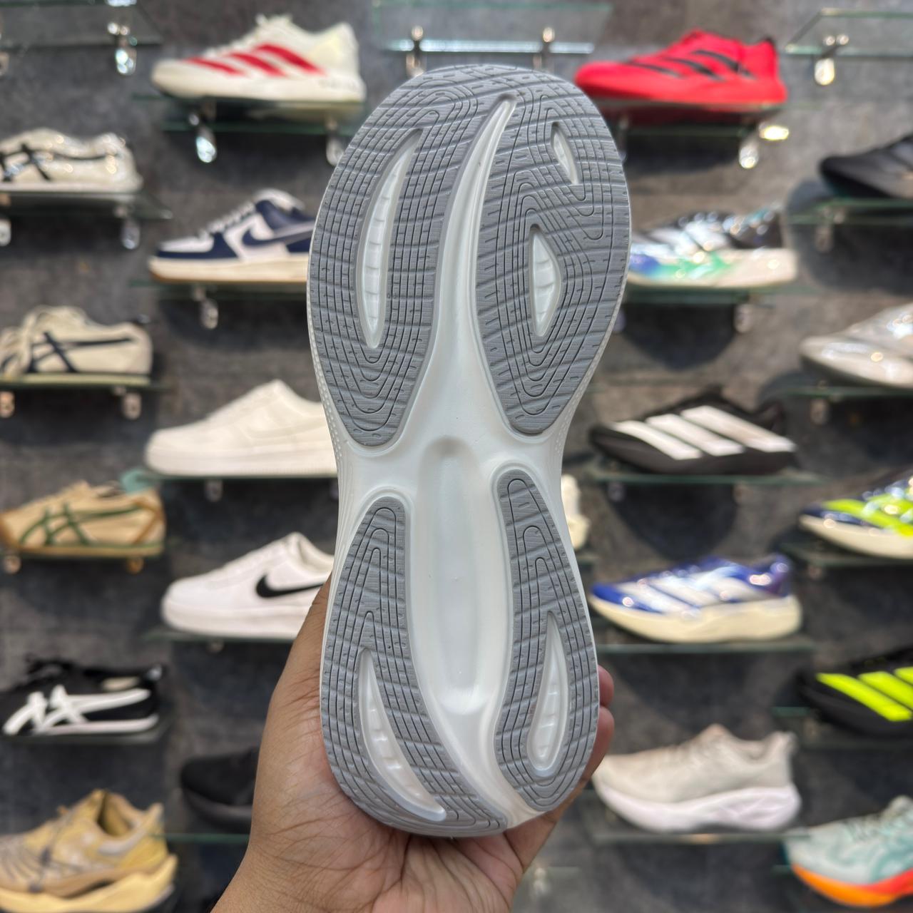 Sketchers Max Cushion 