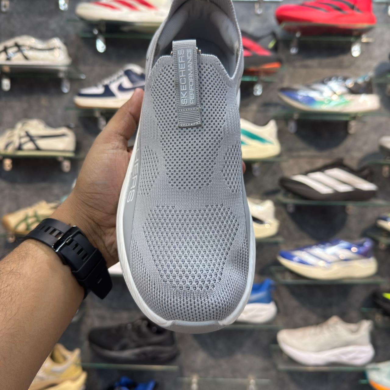 Sketchers Max Cushion 