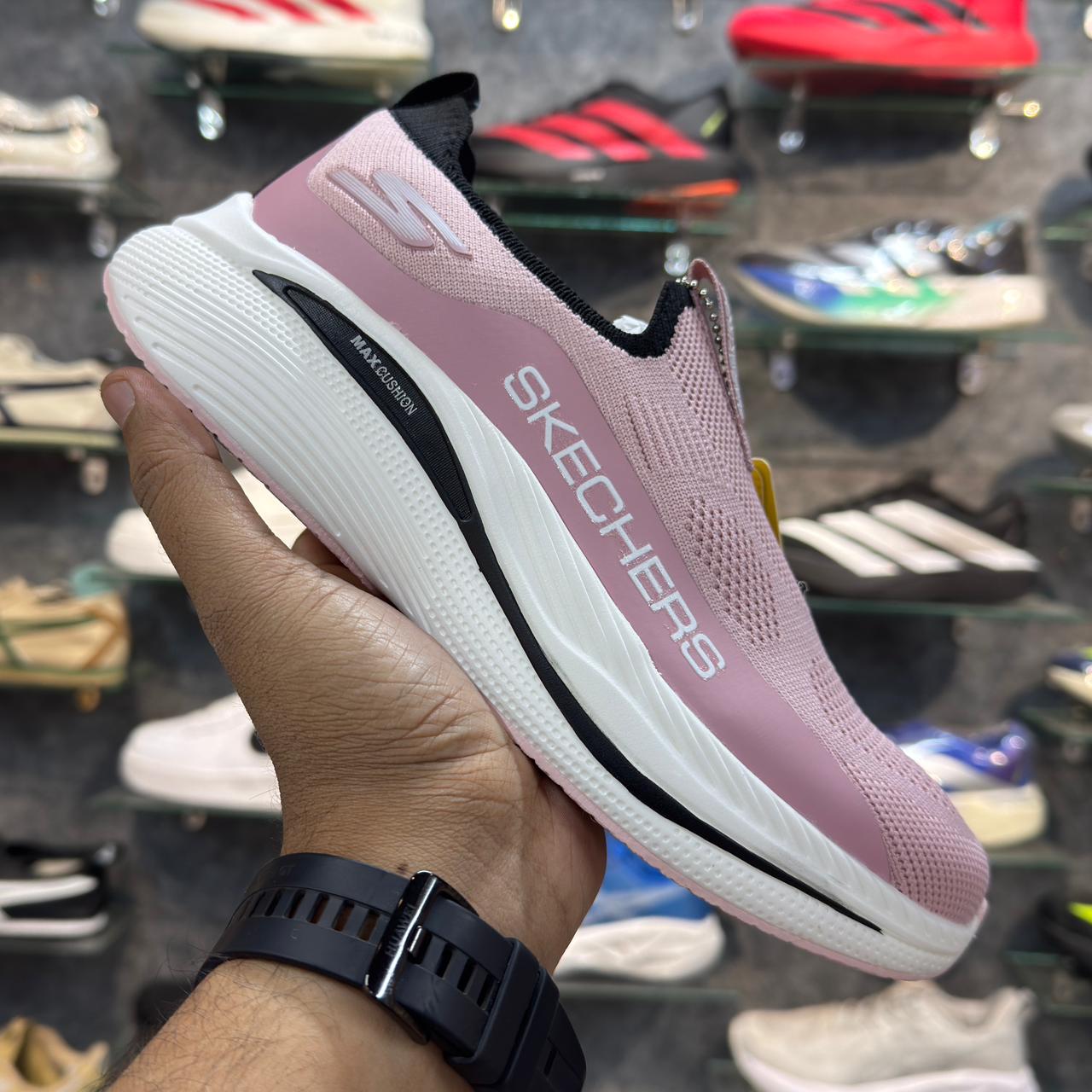 Sketchers Max Cushion 