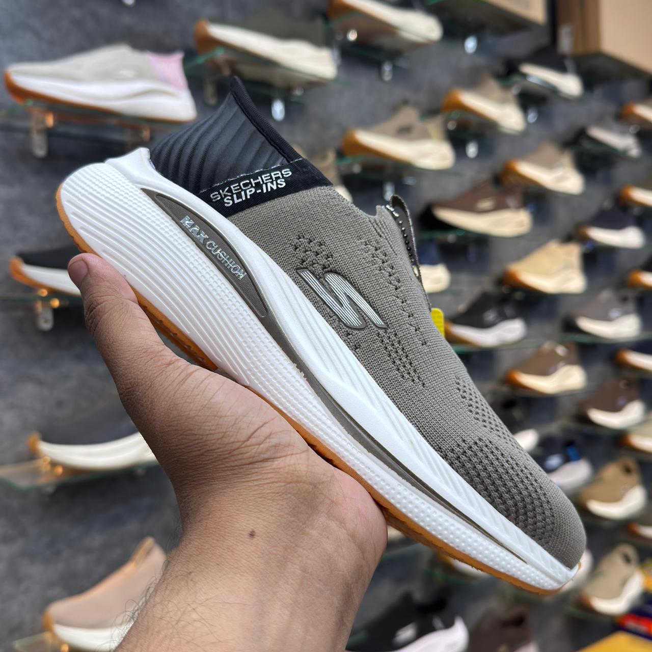 Sketchers Slip ins Max Cushion 