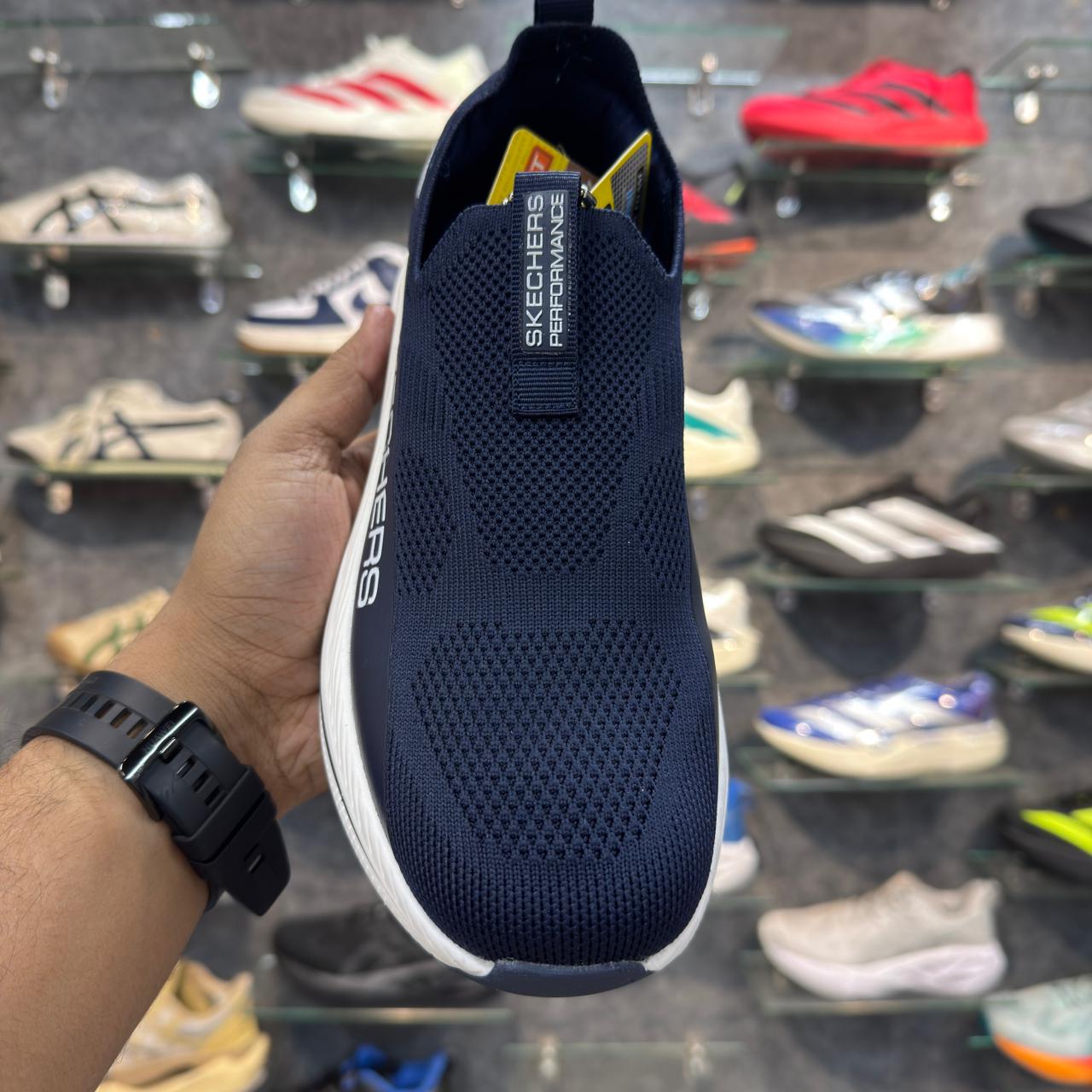 Sketchers Max Cushion 