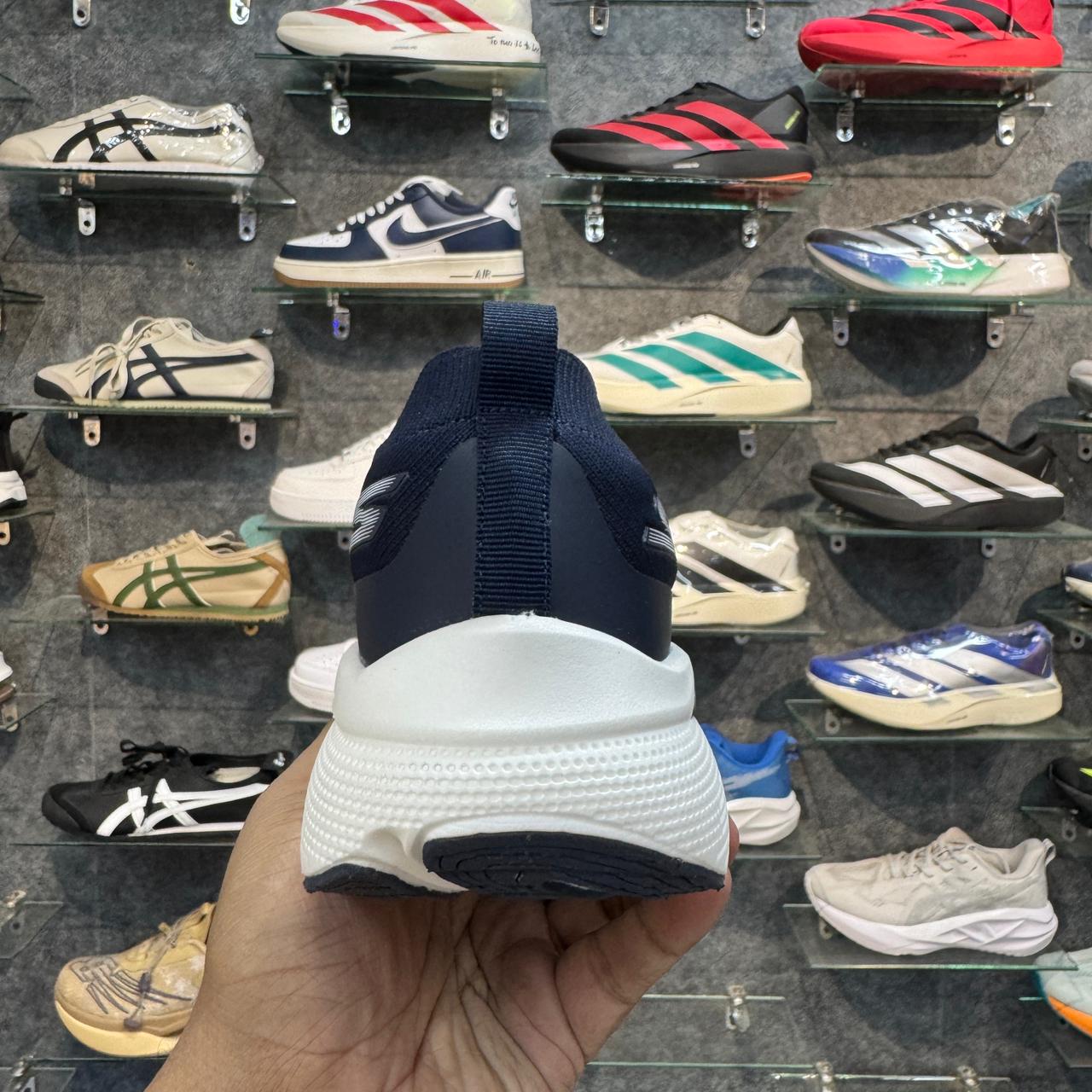 Sketchers Max Cushion 