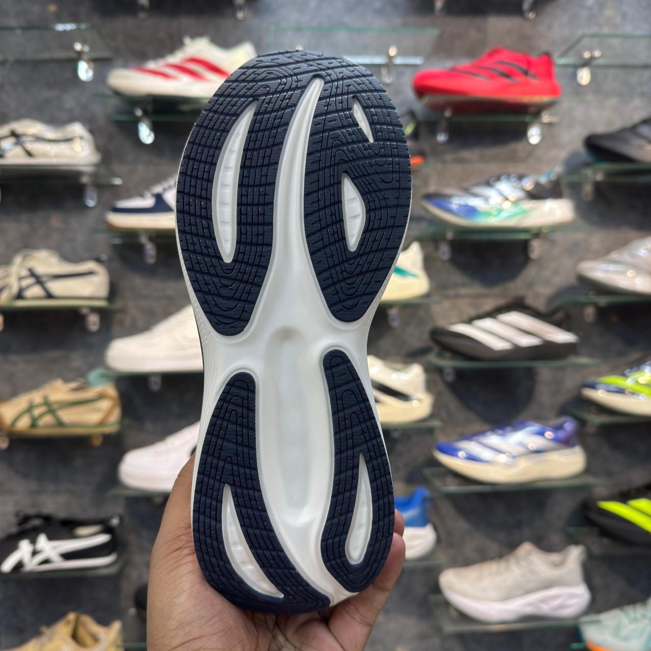 Sketchers Max Cushion 