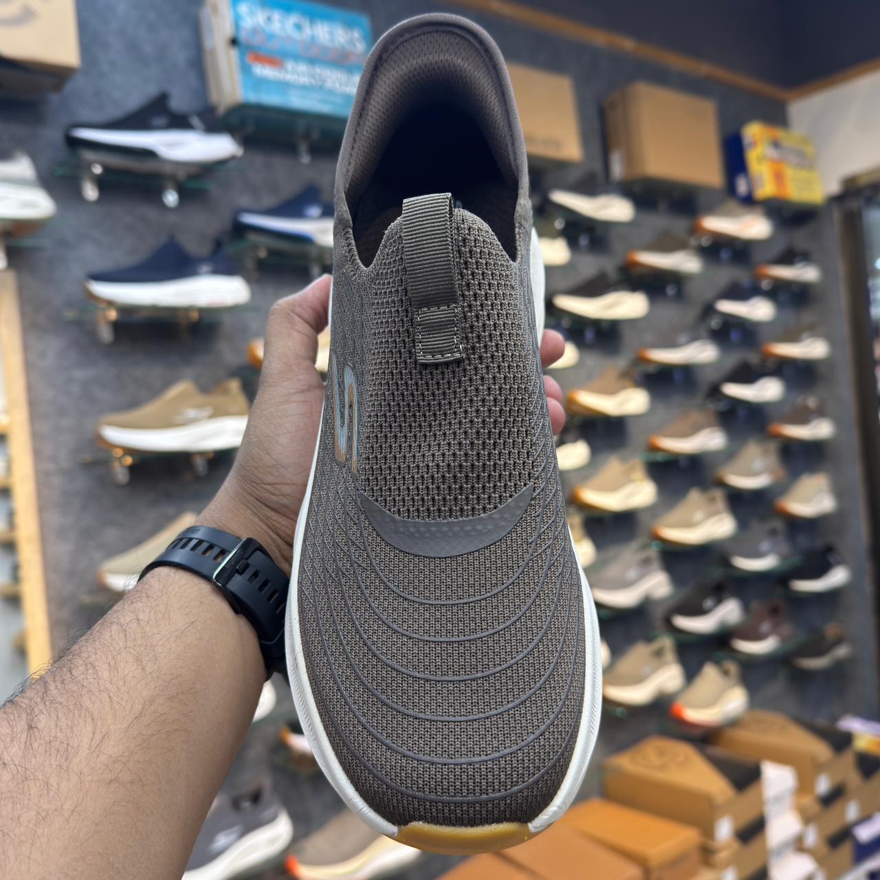 Sketcher Slip ins Archfit Carbon Infused 