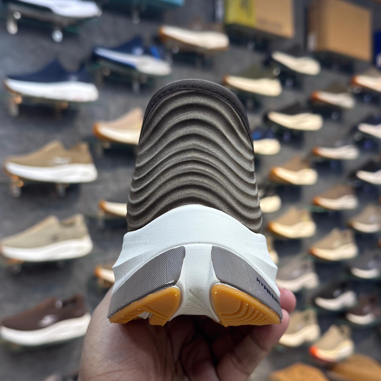 Sketcher Slip ins Archfit Carbon Infused 