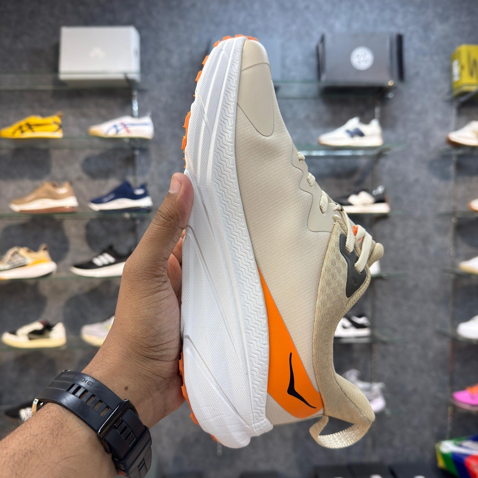 Hoka Challenger 7 GTX Light Brown Orange