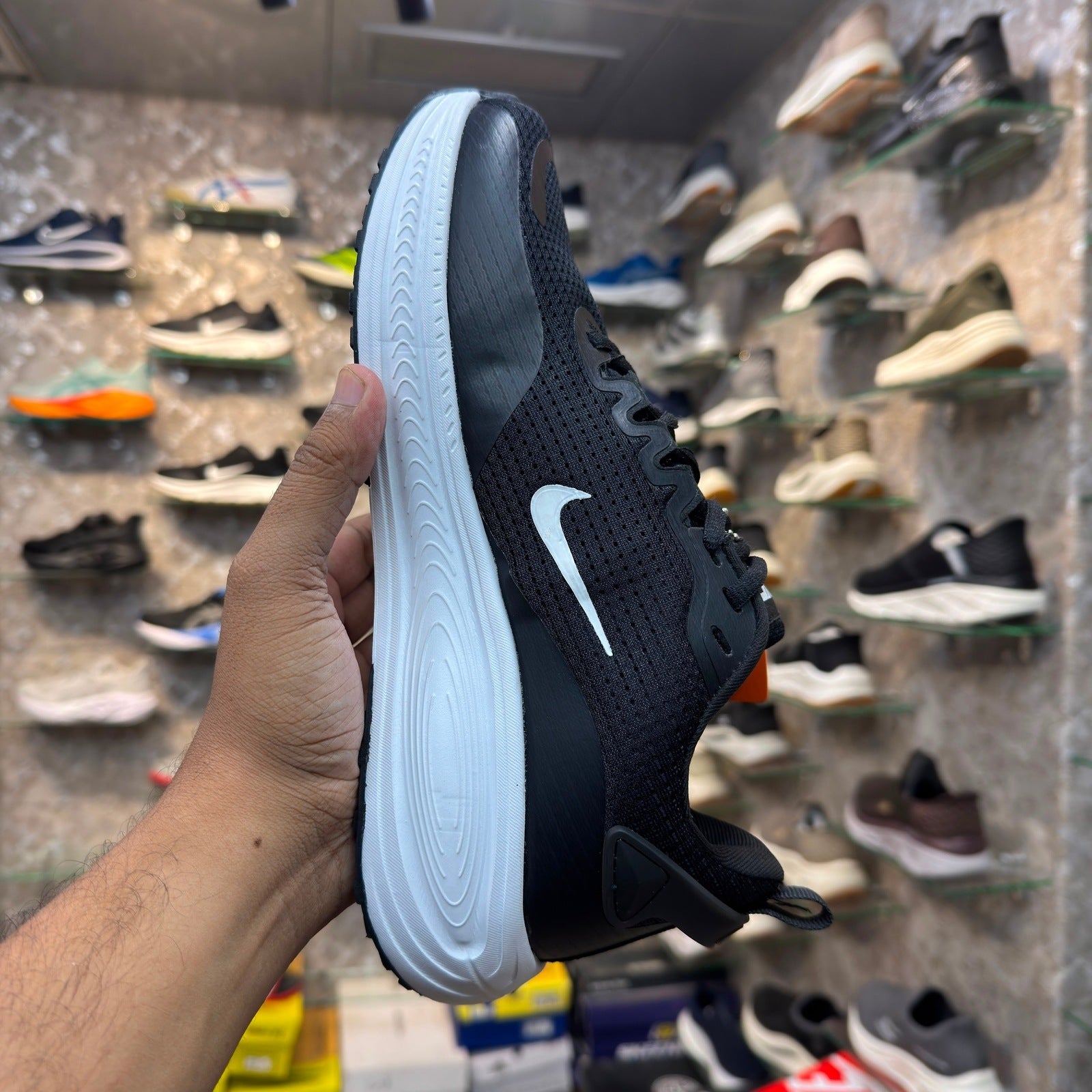 NK ZoomX Vomero “Black White”