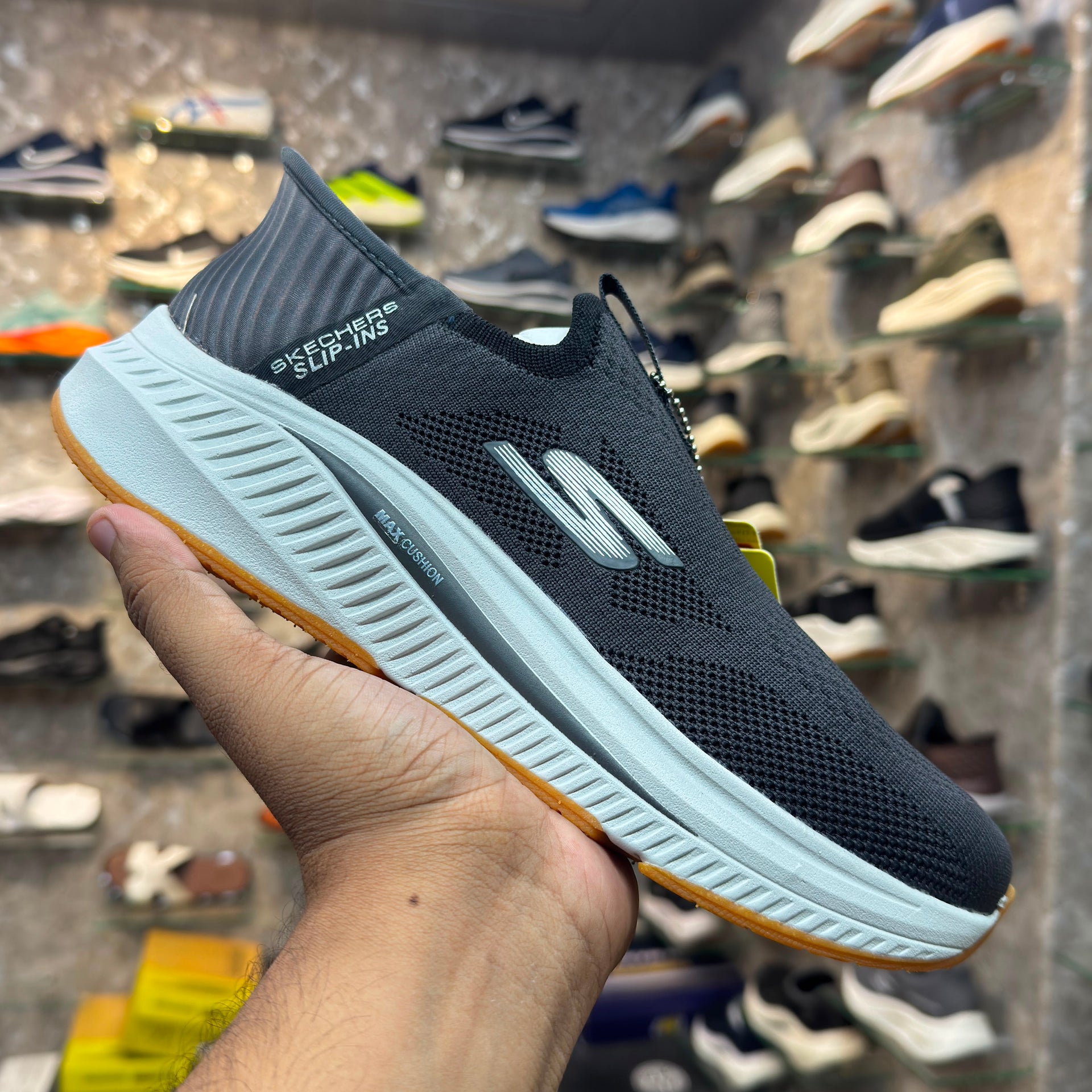 Sketcher Max Cushion Slip ins 