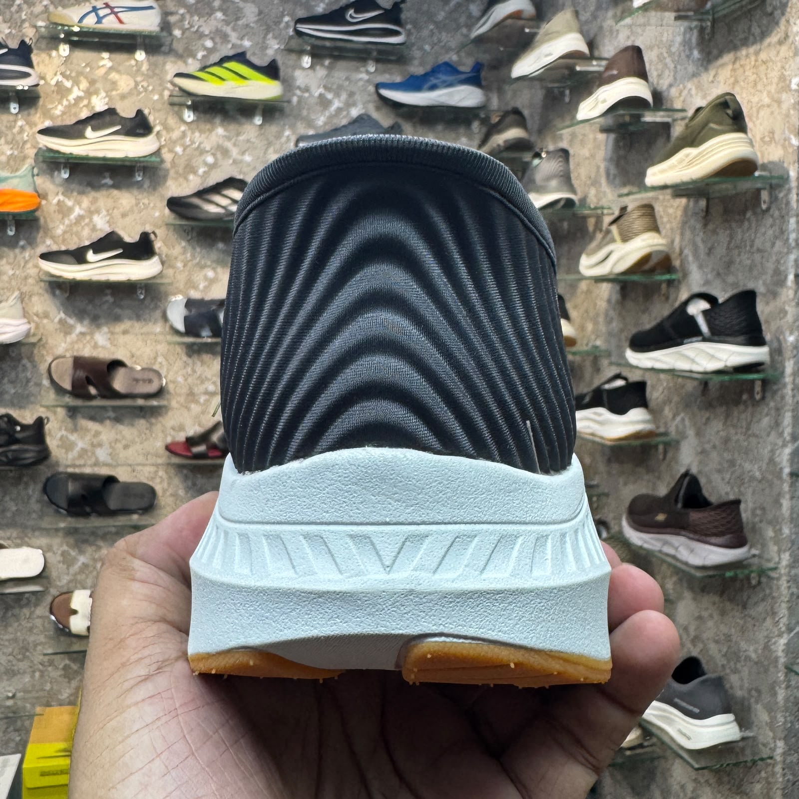 Sketcher Max Cushion Slip ins 