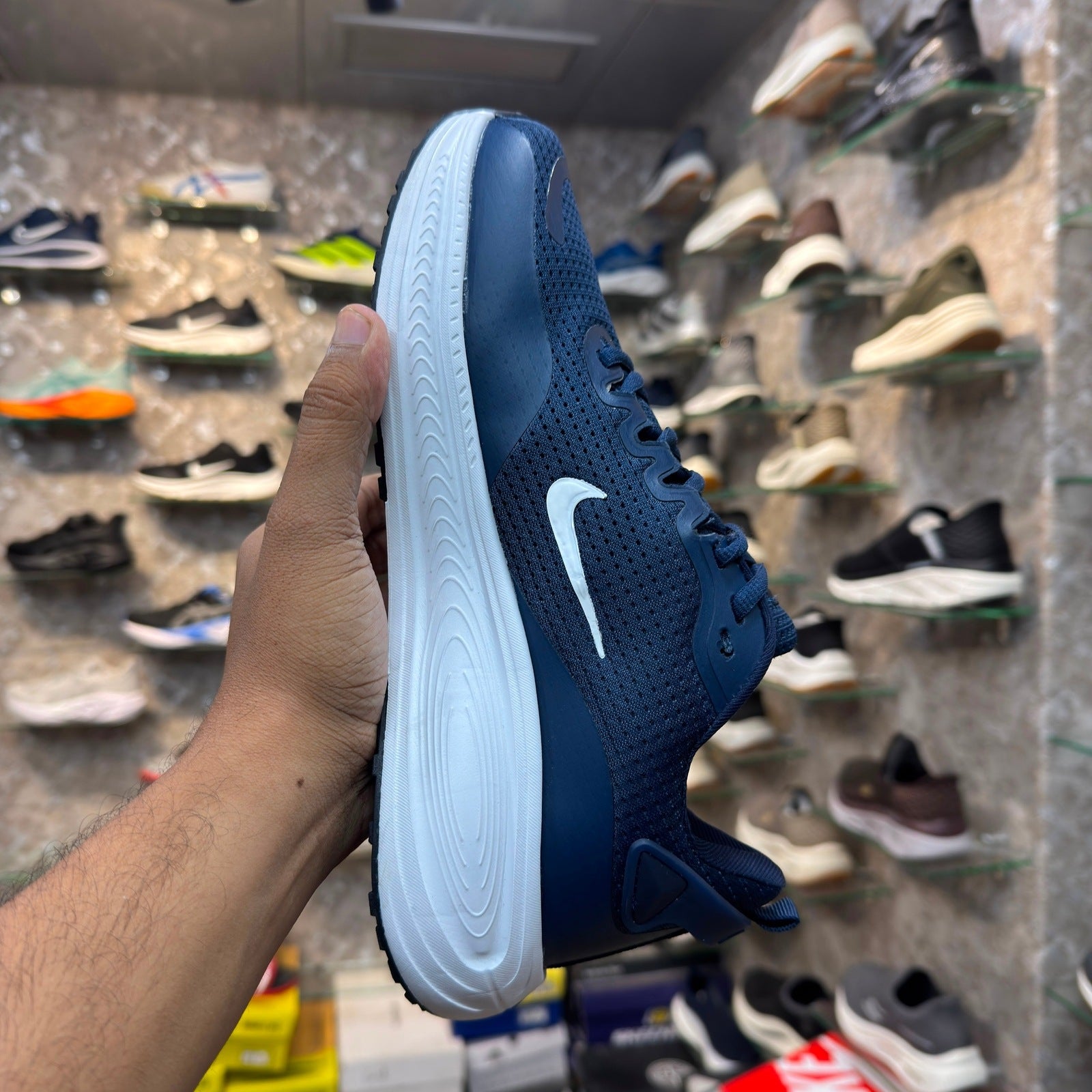NK ZoomX Vomero “Navy”