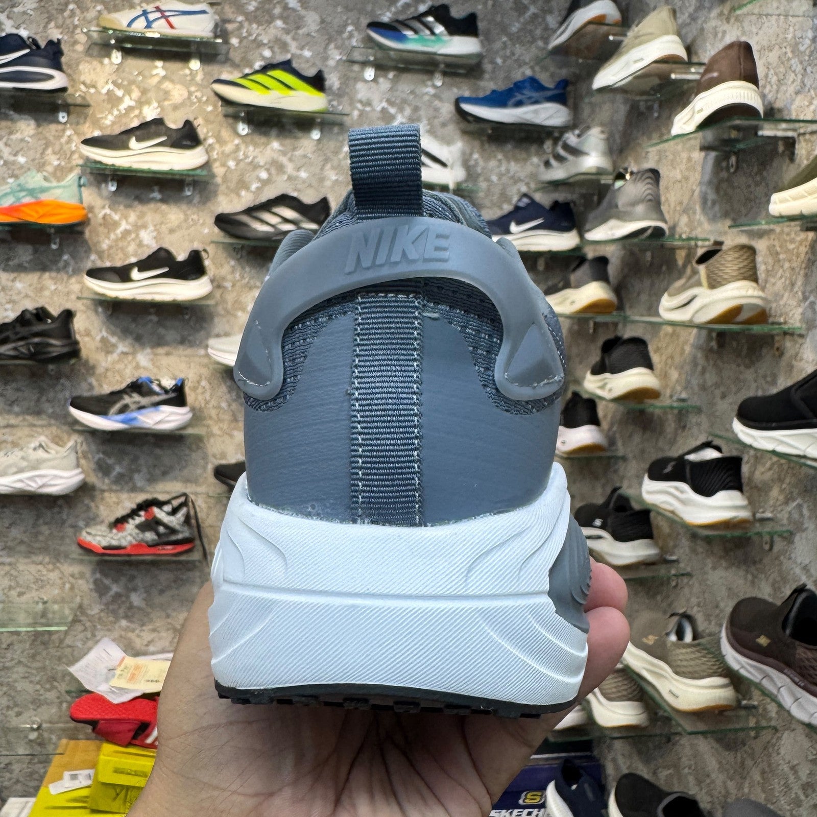 NK ZoomX Vomero “Dark Grey”