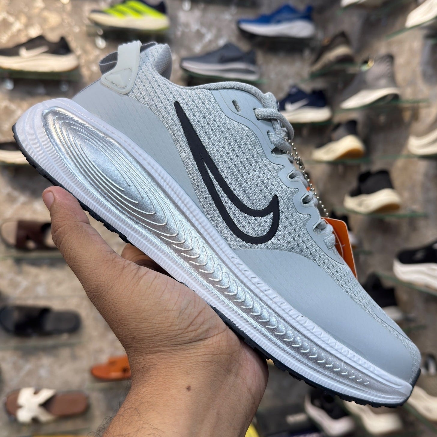 NK ZoomX Vomero “Light Grey”