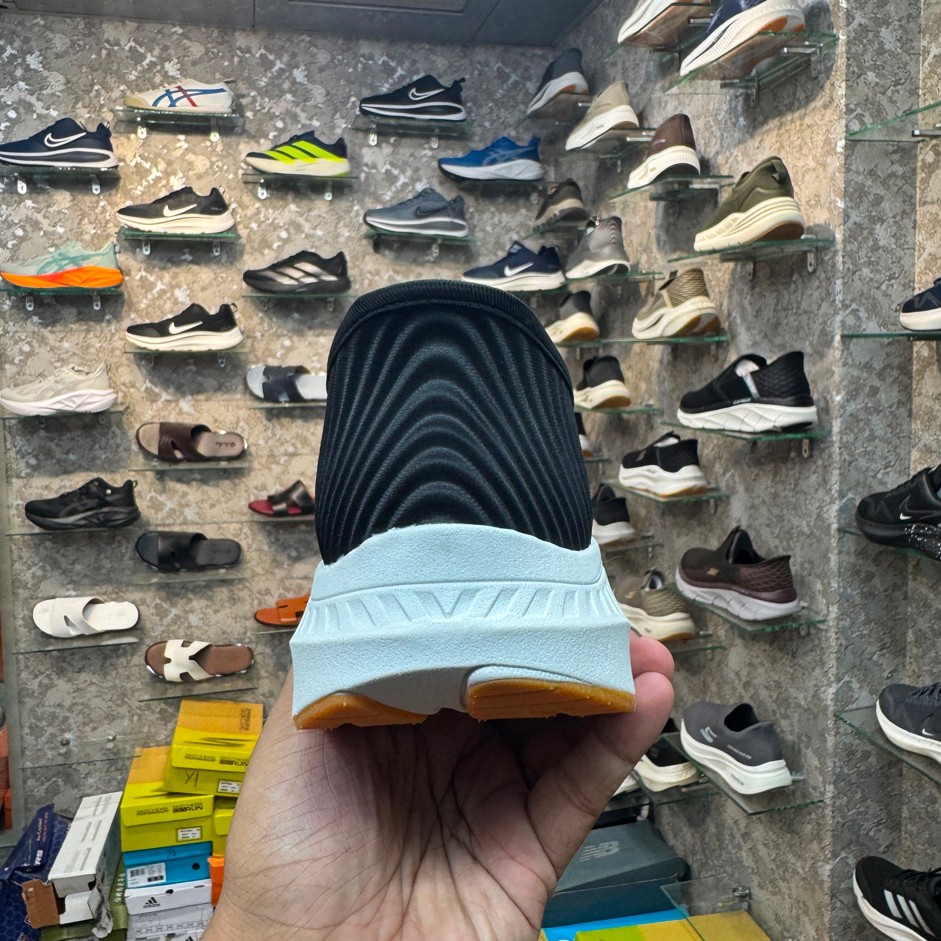 Sketcher Max Cushion Slip ins 