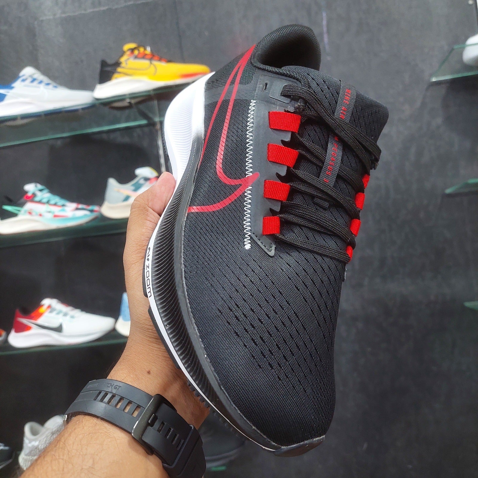 Nike pegasus sales red and black