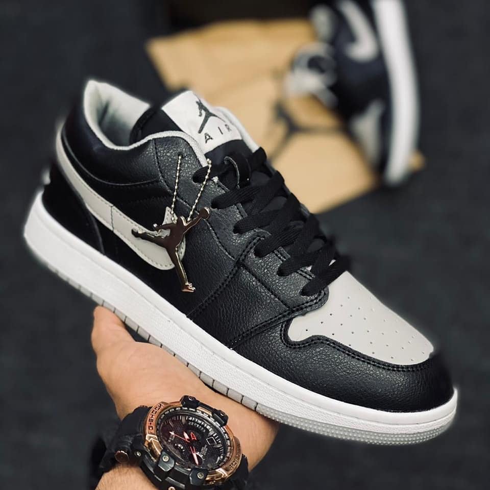 Air Jordan 1 Low Retro Black/Gray